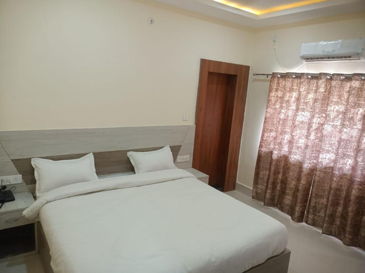 Hotel Rajwada Palace 오르차 외부 사진