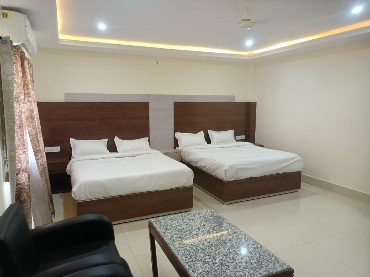 Hotel Rajwada Palace 오르차 외부 사진