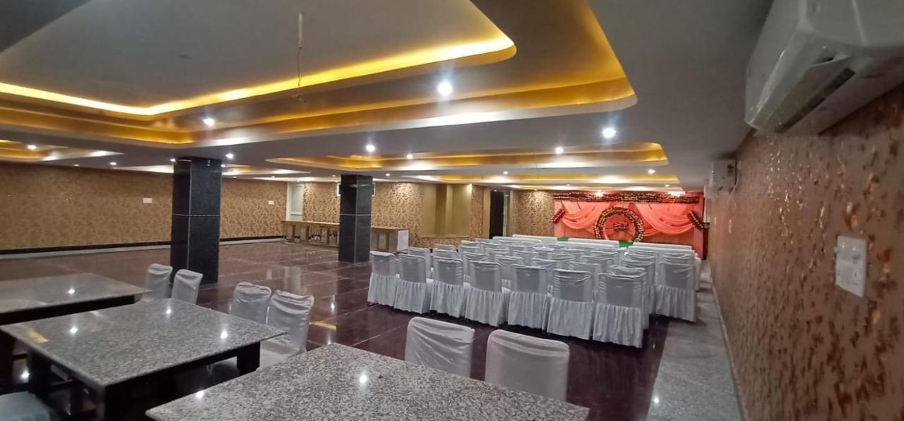 Hotel Rajwada Palace 오르차 외부 사진