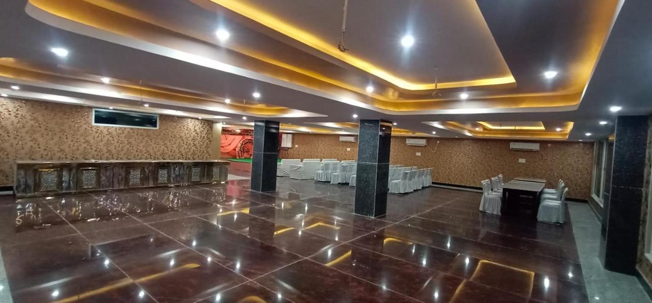 Hotel Rajwada Palace 오르차 외부 사진