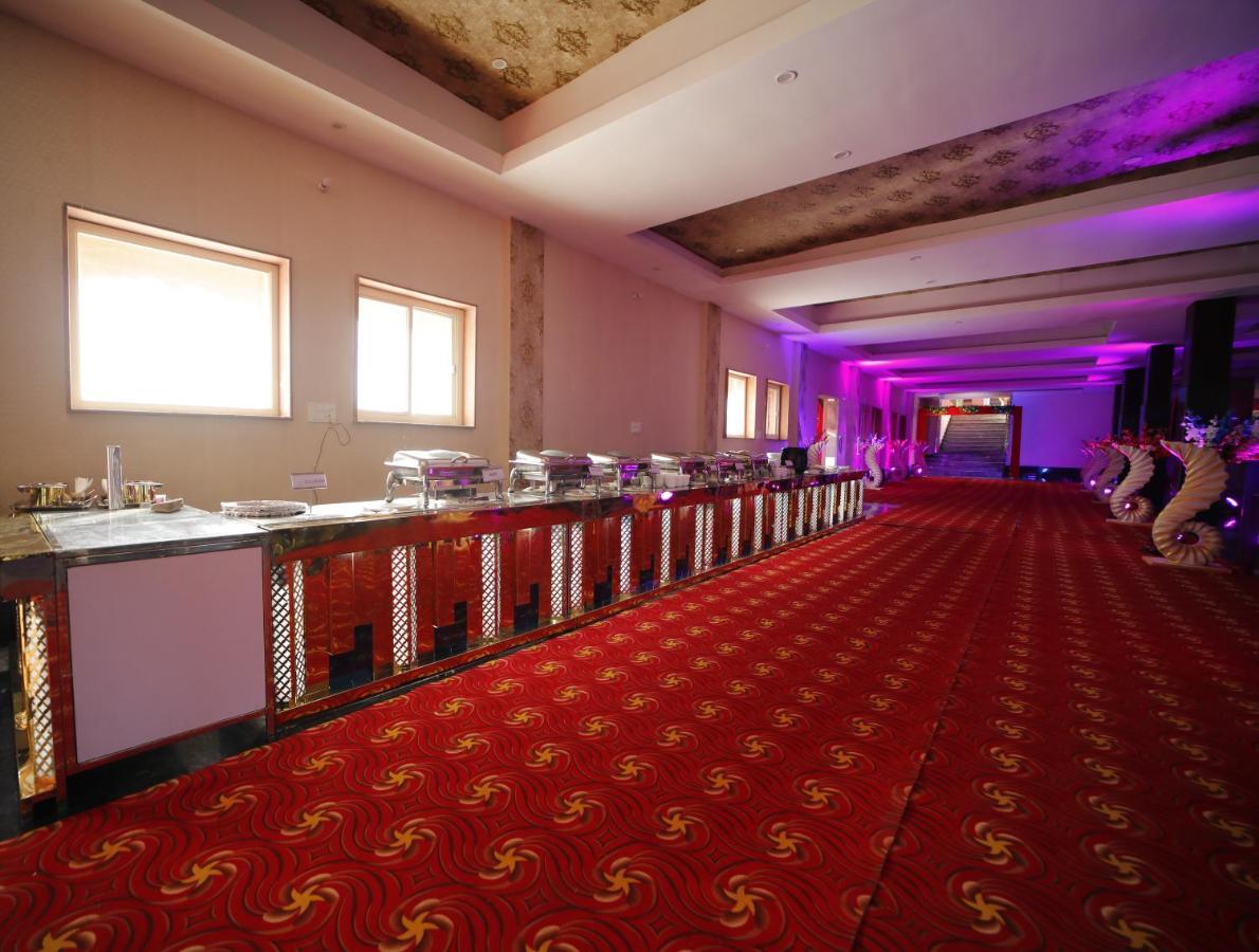 Hotel Rajwada Palace 오르차 외부 사진