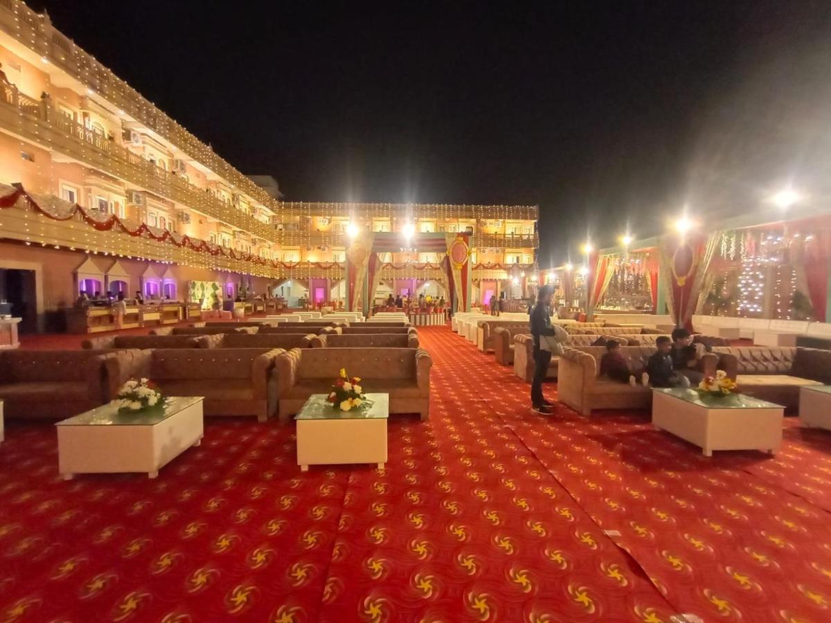 Hotel Rajwada Palace 오르차 외부 사진
