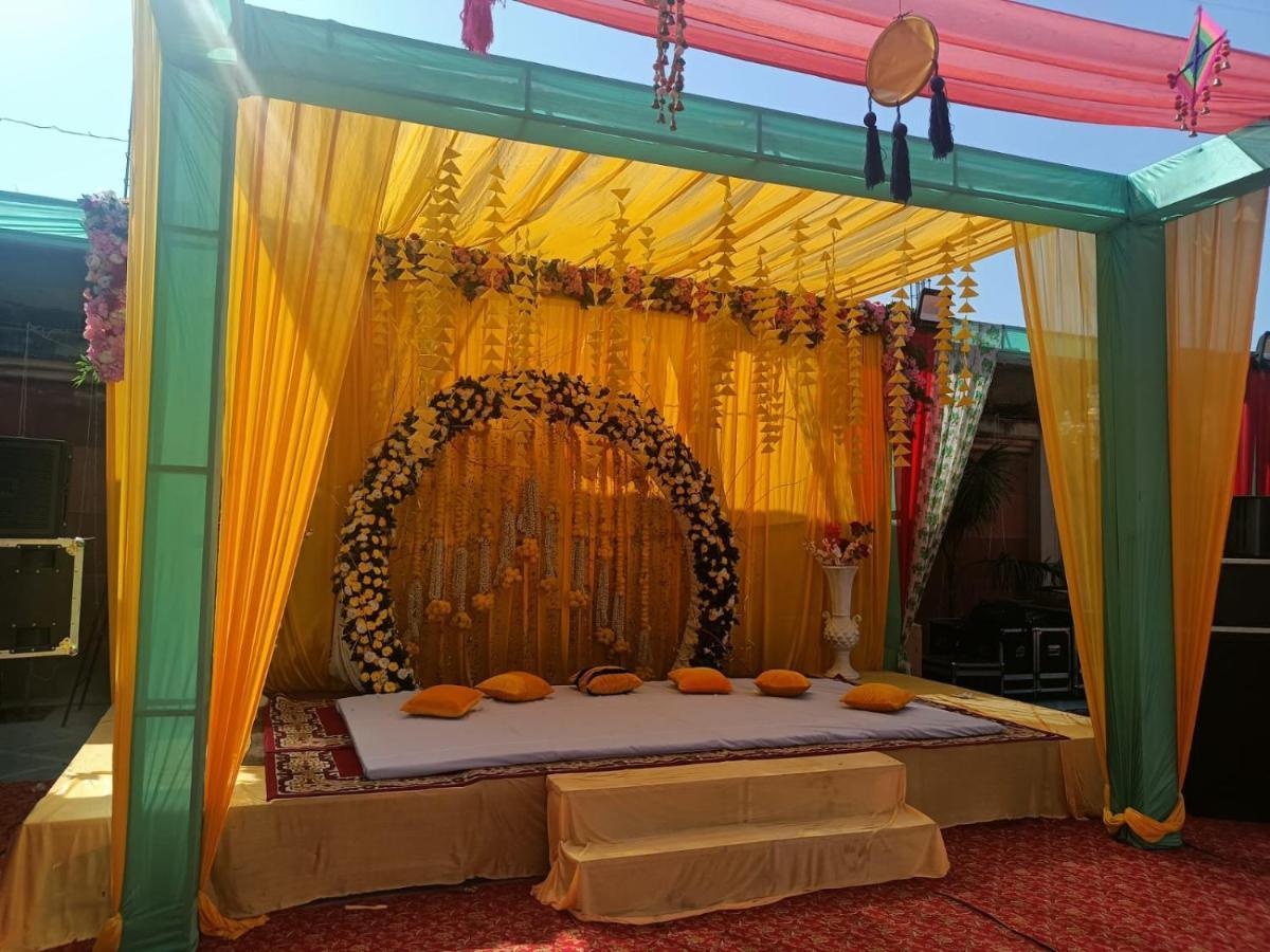 Hotel Rajwada Palace 오르차 외부 사진