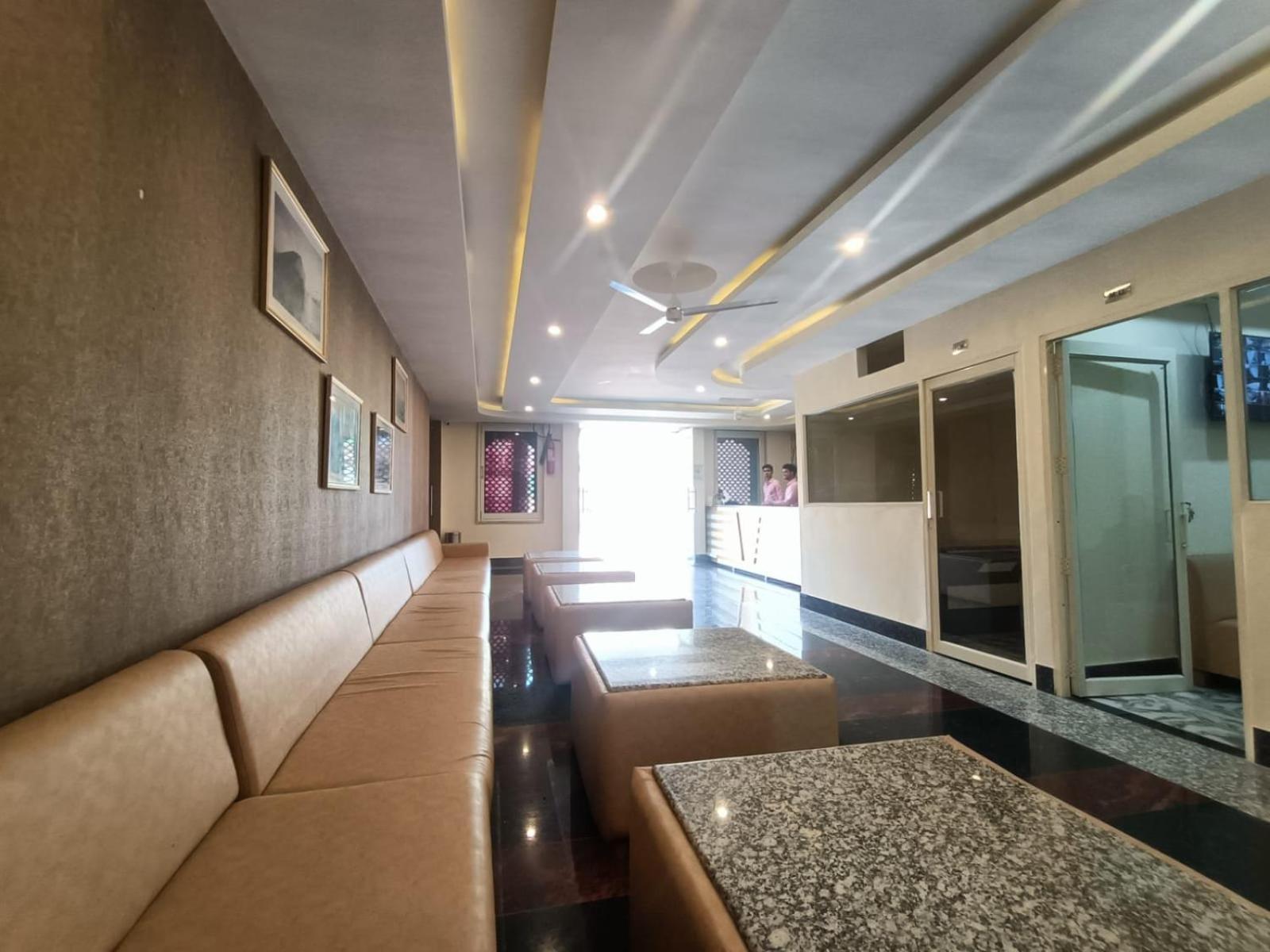 Hotel Rajwada Palace 오르차 외부 사진